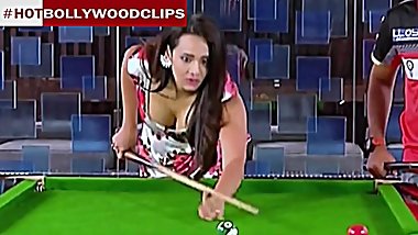 Mayanti Langer Hot