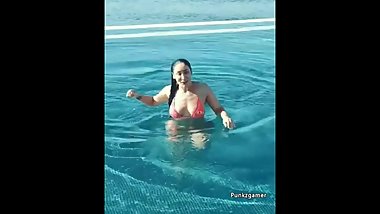 Sofia Hayat_sex bomb_bikini show 2