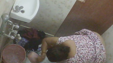 BBW Mature Indian Bengali Milf Rina Washing In Bathroom