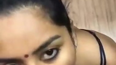 Married Indian Milf Gives Head