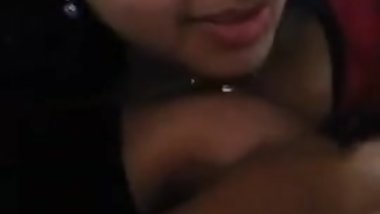 Mallu girl kissed and boob exposed