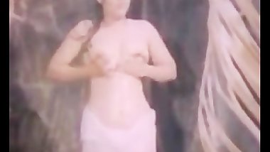 Sexy & Hot South indian B Grade Film Actress Topless Clips