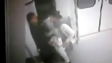 DELHI METRO CCTV FOOTAGE LEAKED - COUPLE ----.mp4