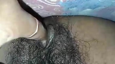 Indian hairy pussy masturbation