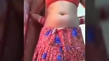 Des Aunty show our ass & boobs