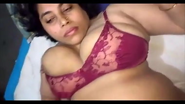 A mittle video collection of busty amateur indian aunty