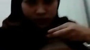 arb  girl fingering her virgin tight pussy