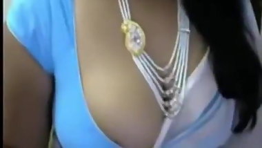 indian lady doing selfies weearing bra 2.mp4