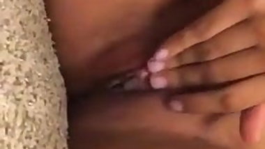 Indian girl showing her nude body