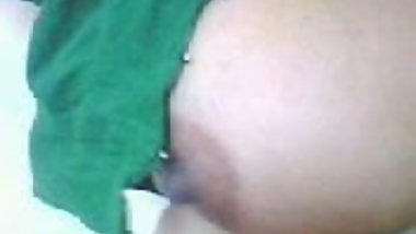 Indian aunty getting her large tits and saggy cunt