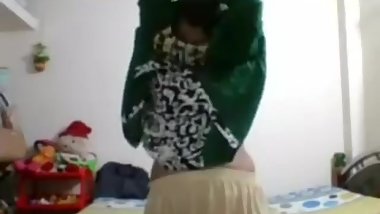 desi_babe_showing_on_cam