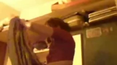Hot amateur Indian girl unintentionally flashes her tits