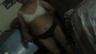 Indian Busty Aunty undressed and Show her NUDELY for filming