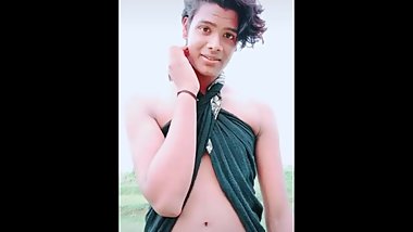 Indian_Desi_guys_showing_there_body_and_talents_in_tik_tok