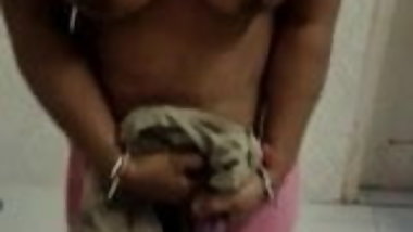 Busty Northindian Housewife HUGE Boobs exposed