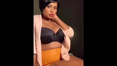 Hot chubby model sexy boobs