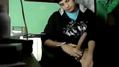 Indian Pahadi boy Wanking on Cam