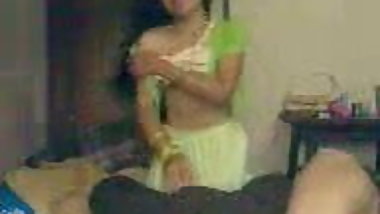 Indian babe sucks hard on dick and gets fucked - Wowmoy