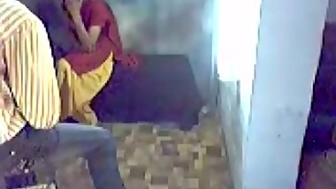 indian girl caught by her friend in photo shop