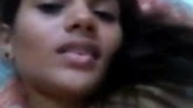 Beautiful Desi chick records herself masturbating for bf