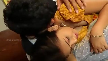 Hot figure Mamatha sharing her uncontrolled feelings to boyfriend