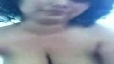 Indian sex video of booby lady shaking her big boobs