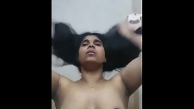 INDIAN AUNTY MAKING SELFIE