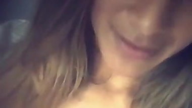 Pretty indian desi showing boobs