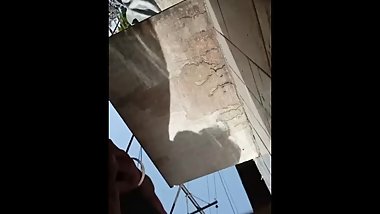 Hor hung guy pissing