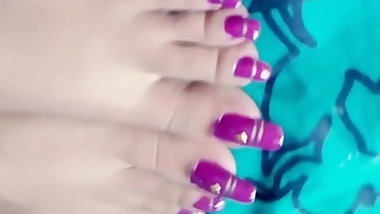Indian long toenails