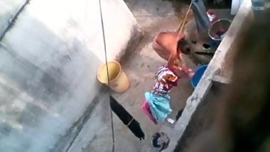 BENGALI MOM BATH