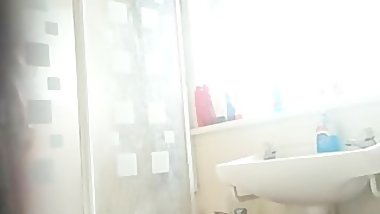 Indian teen spied in shower